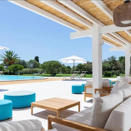 Semesterbostad Zippiri Is Molas