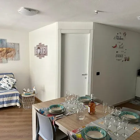 Semesterbostad Zippiri Is Molas